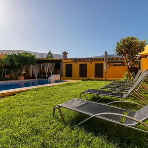 Con Piscina Privada Gran Jardín, Barbacoa Y Parking Villa Gáldar
